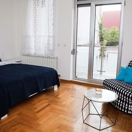 Mikele Apartment Белград Екстериор снимка
